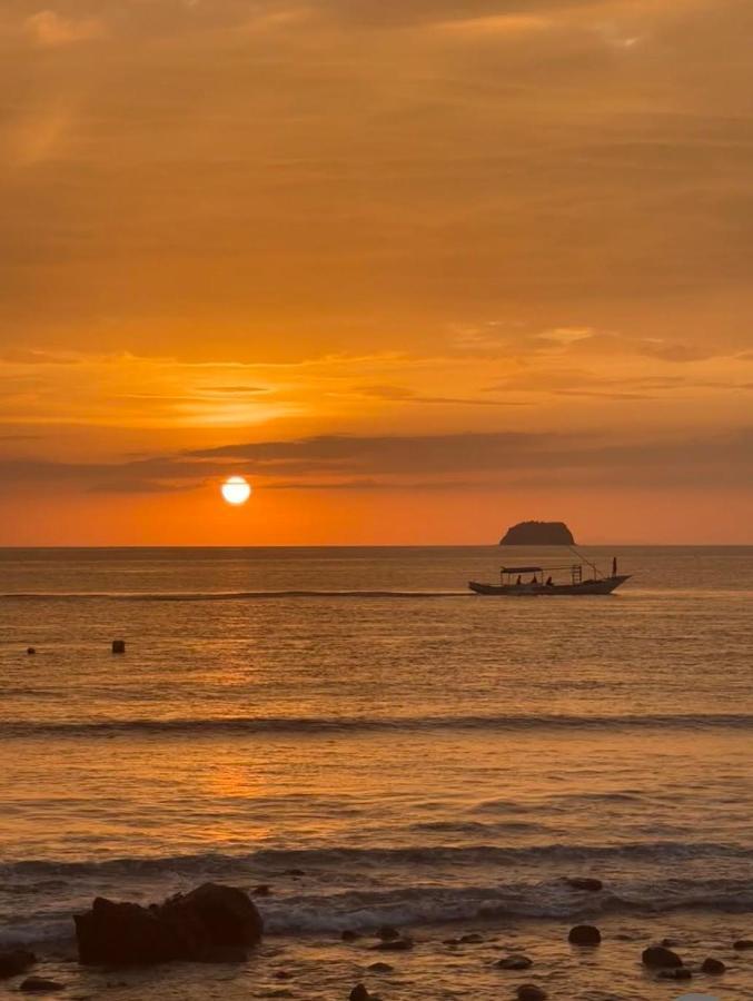Casita Ysabel Bed & Breakfast Batangas Luaran gambar
